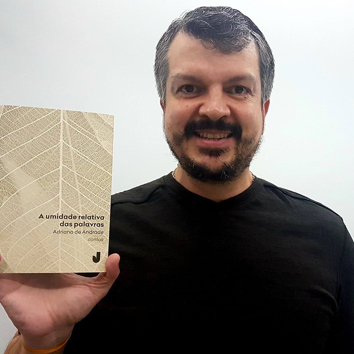 Aumidaderelativadaspalavras1 - Resenha | Livro de contos "A umidade relativa das palavras tece' com mão elegante uma teia narrativa com elementos de suspense e insólito na vida de seus personagens | por Fernando Andrade